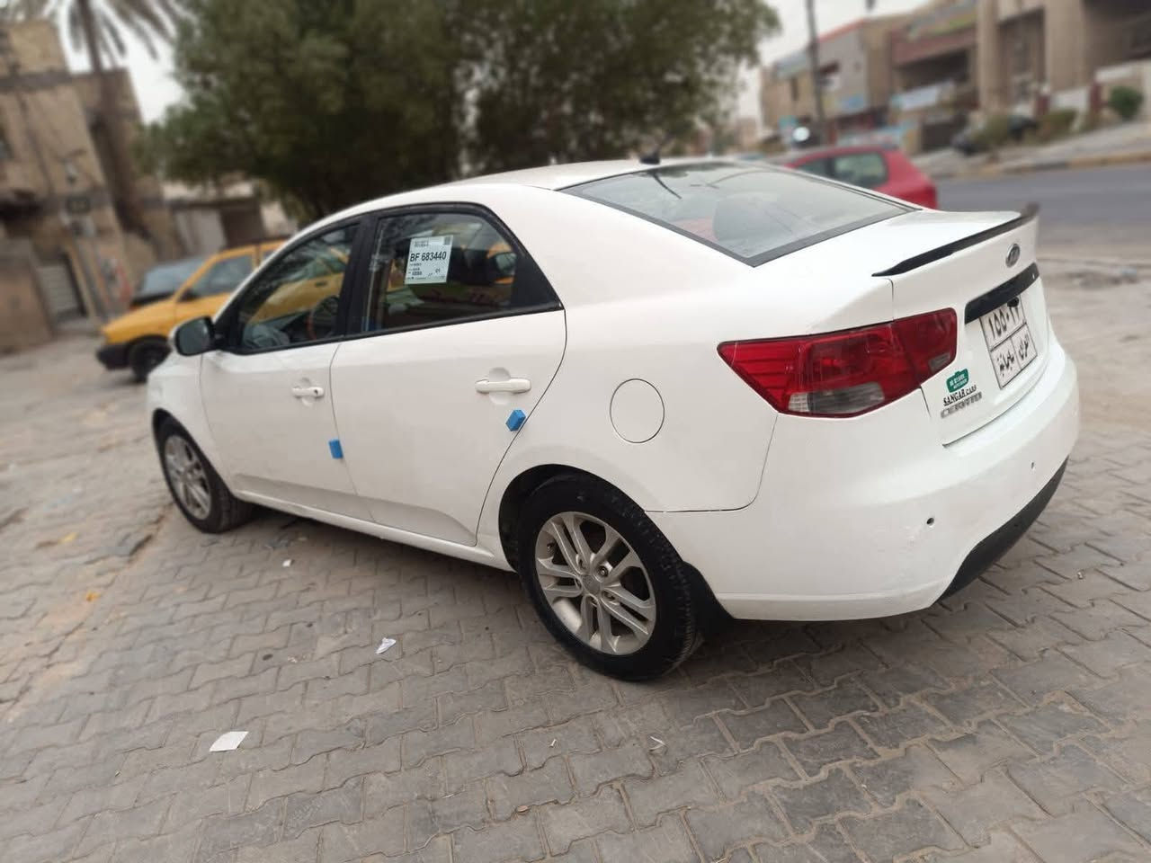 🔴اعاده نشر
 سيراتو 2010 للبيع مكينة 1600    بدون دواخل تبريد  ثلج حدادية كير مكينة كلهن مكفولات
مكان سياره بغداد المشتل
سونار مرفق بالصور
السعر 77 بي مجال
***********
