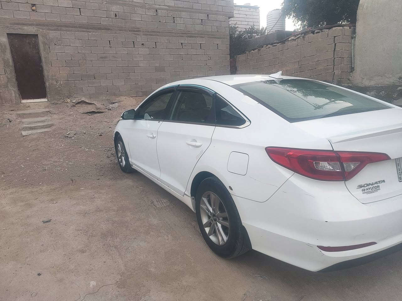 السلام عليكم سوناتا ٢٠١٧ امريكي محرك gdi ضربتها بجم وجاملك امصلح بارد لبل واحد مابيه صبغ فقط تكشير بداية القماره وقبق الصندوك وبداية الجاملق حاط لها فبلون لاصق والباقي موضح بالصور مكان التكشير محرك كير مكفولات من الفتح السيارة ماشيه ١٠٩ وقابل لزياده ايرباك سليم حادثها موضح بالصور السعر 118وبيها مجال متواجد واتساب *********** صاحبها موجود بالبصرة
