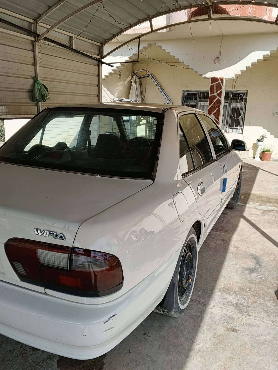 براتون البيع
موديل 2002
كير ومحرك شرط 
تبريد ثلج
تدفه نار
تخم تاير جديد 
صدر المامي والخلفي جديد 
السياره مابيه صبغ غير قطعتين شرط
السياره حره سنويه عظم عاج 
السعر 45 وبيه مجال 
اذا اكو مراوس اراوس
***********
***********
