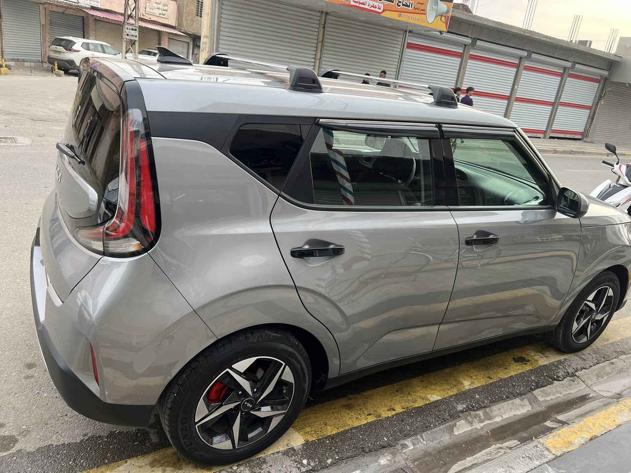 س ع اخوان هاي سياره لبيع موديل 23 بي قطعتين صبغ بدون دواخل  سعر 165 بي مجال قليل رقمي *********** مكاني كركوك
