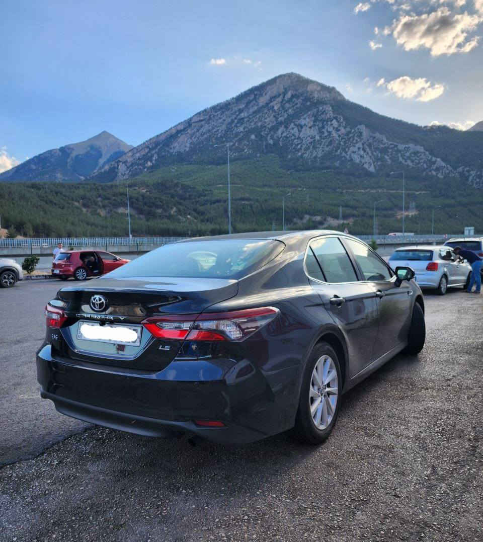 تويوتا كامري LE موديل 2023  اللون اسود (وكالة ساز ) 
صناعة تويوتا اليابان وفق المقايس العراقية 
حساسات خلفية 
تغليف PPF كامل من شركة تويوتا 
تحكم مقود 
نظام وقوف AOTU HOLD 
ABS
شاشة تابلت ..  اندرويد و كار بلي
تبريد قطعتين 
تخم تاير صيفي يوكاهما (وكالة) اضافة للتخم الشتوي الحالي
ماشية 84000 
منها تقريبا 5000 كيلو فقط داخل العراق ، والباقي في تركيا 
من الوكالة الي مباشرتاً
رقم (اربيل) ... موجودة السيارة في بغداد 
هزه جديدة (1.2.2026)
تحويل مباشر 

السعر المطلوب 25300 دولار 
الاتصال على الهاتف ***********
الاتصال وتساب  ..   *********** بغداد, العراق
