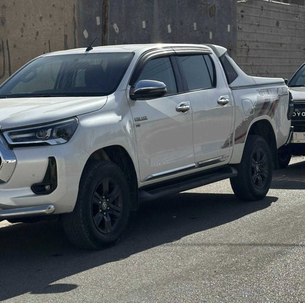 للبيع بيكم تي ار دي  موديل 2021 سيد نهرو 
فول مواصفات VX اعلى فئة بل تي ار 
مبدل جاملغ  تبديل بلادي بدون دواخل
سونار مرفق بل منشور
محرك /6 سلندر 
ماشيه /  183 الف
سعرها /320 ورقة بي مجال 
عنوان / الرمادي حصيبة الشرقية 
هاتف /***********
