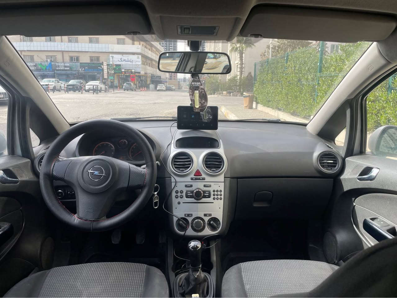 موديل 2014 
مه كينه چوار پستنه 
گير عادى 
دوو جام كاره باى 
سعرى 56 وه رقه مه جال 
ئاوينه كاره باى 
ته بريد ساردو گه رم ايش ده كا 
ره قمو سنوى نوى 
3 وه رقه غرامه ى له سه ره ده وى مامله ده گرينمه وه 
سه ياره كه زور خاوين ماوه 
ليدرانى نى 
سبوغى نى 
گيرو مه كينه به شرته 
به ناو كردن و وه كاله به شرته
سه ياره كه له هه وليره 
ژماره ته لفون 
0️⃣7️⃣5️⃣0️⃣6️⃣7️⃣1️⃣7️⃣1️⃣7️⃣7️⃣ أربيل, العراق
