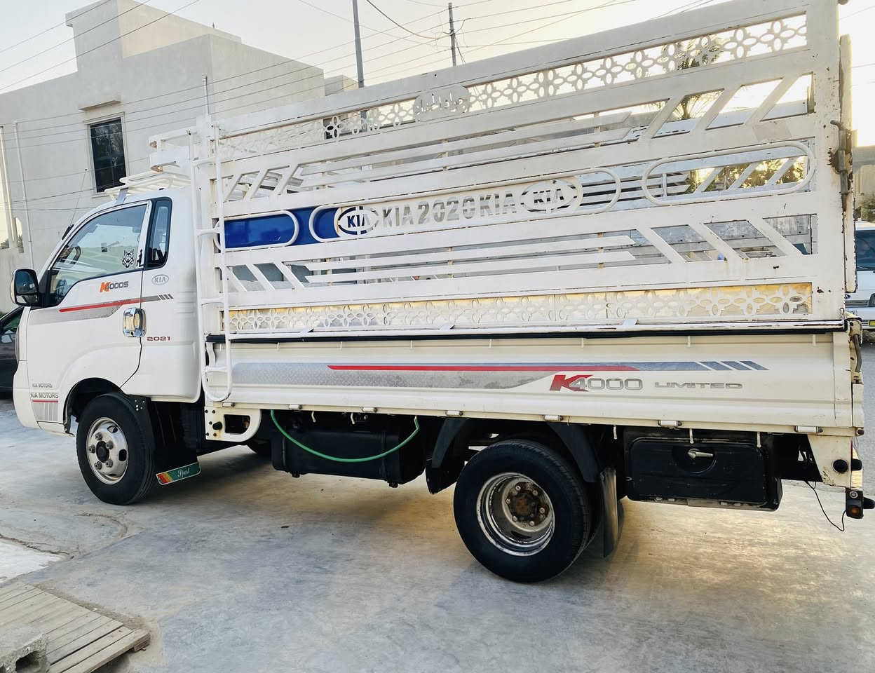 السلام عليكم كيا فحل للبيع 2018 كاملة كبل للشغل محورة 14  سنوية 28 تنتهي رقم بغداد غير متواجد على فيس  للاتصال / ***********
