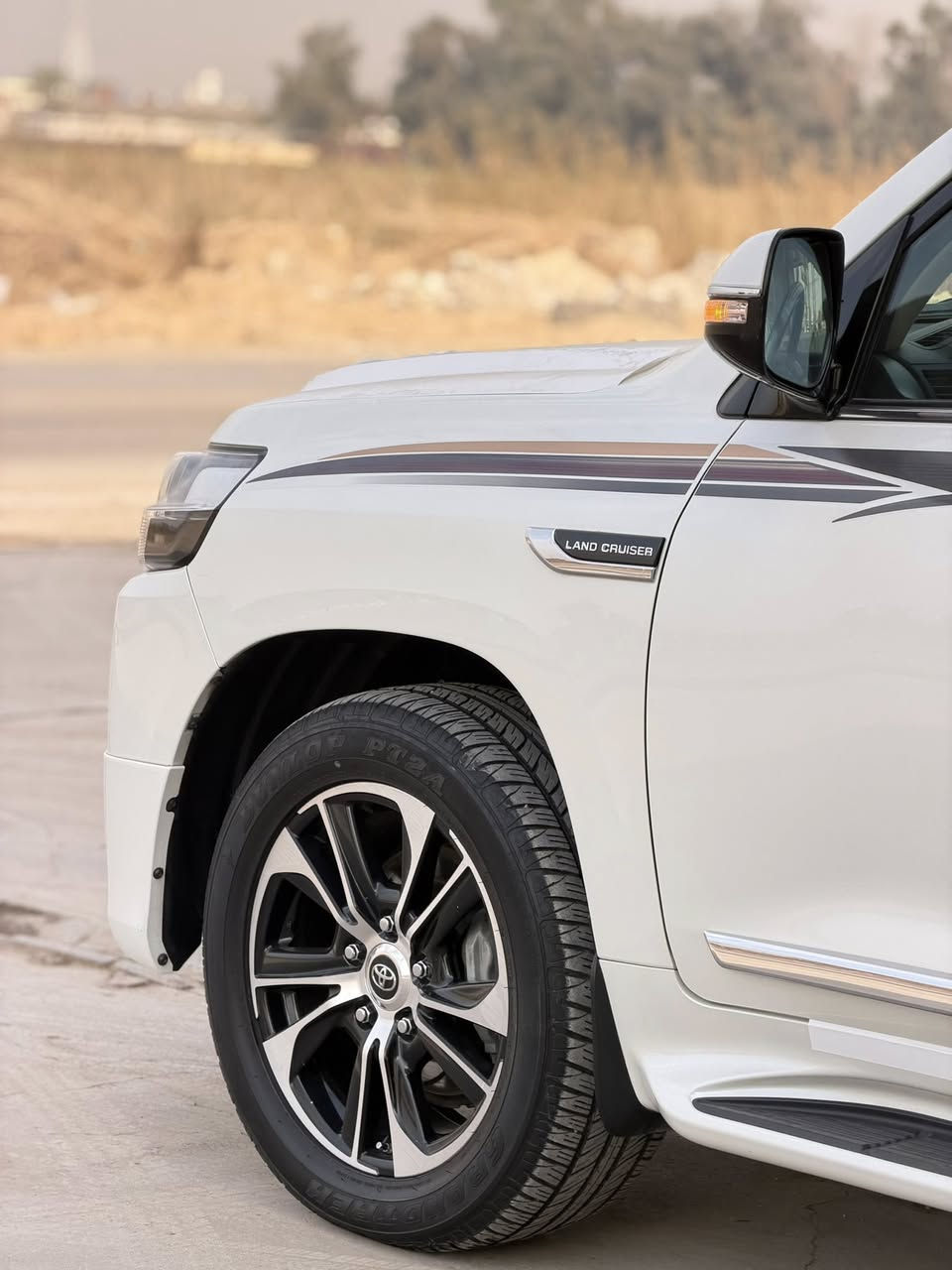 سلام عليكم
_______
للبيع لاندكروز 
موديل2021
كراند تورنك 
مواصفات 
حساس امامي خلفي 
جنطة شفط 
اشاير مري 
تحكمات ستيرن 
ماشية86 الف 
8سلندر 4700
قطعتين تبريد 
سبعة راكب 
ثلاجة 
شاحن وايرلس 
تخم تاير 
داخل بيجي 
رقم أربيل تحويل مباشر 
الاستفسار/ ***********\/***********\
