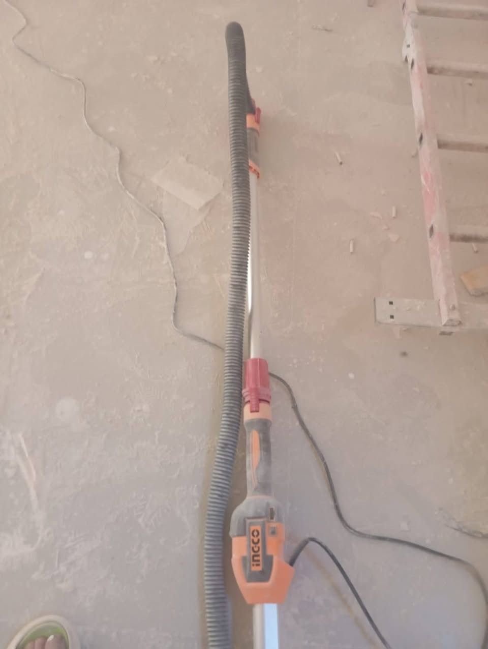 السلام عليكم للبيع ماكينة صنفرة انجيكو مستعملة شغالة مافيها ولا عذر 60 الف تواصل***********
