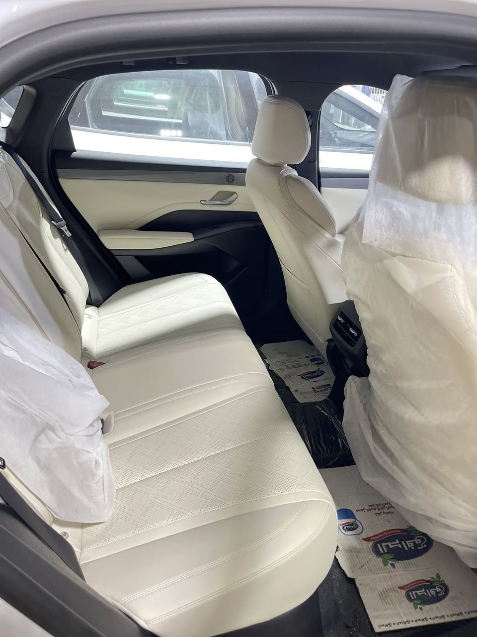 BYD جن بلاس
2025 صفر كيلو 
السياره كامله عده وغراض 
***********
