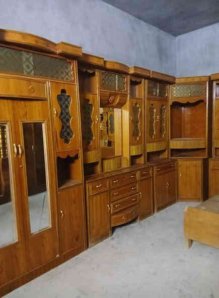 سلام عليكم غرف نوم هودج اربعينه قطعتين ام دكن خشب صاج اصلي حطاطه استخدام قليل عنوان الرمانة البعبيد 
***********
