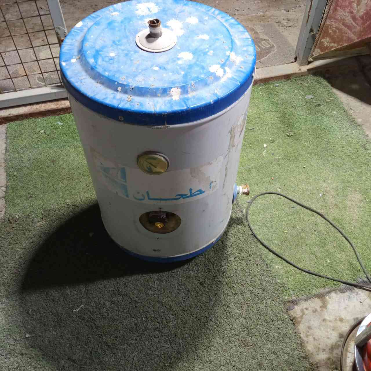 سخان طحان ٨٠لتر شغال بي هيتر اوتماتيك كامل 
السعر٣٠
عنوان سبع البورالثمنتالاف شارع الطيار الرقم ***********

