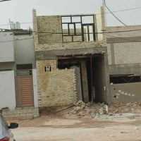 دار للبيع • ١٠٠م • قرب جامع الكوثر
