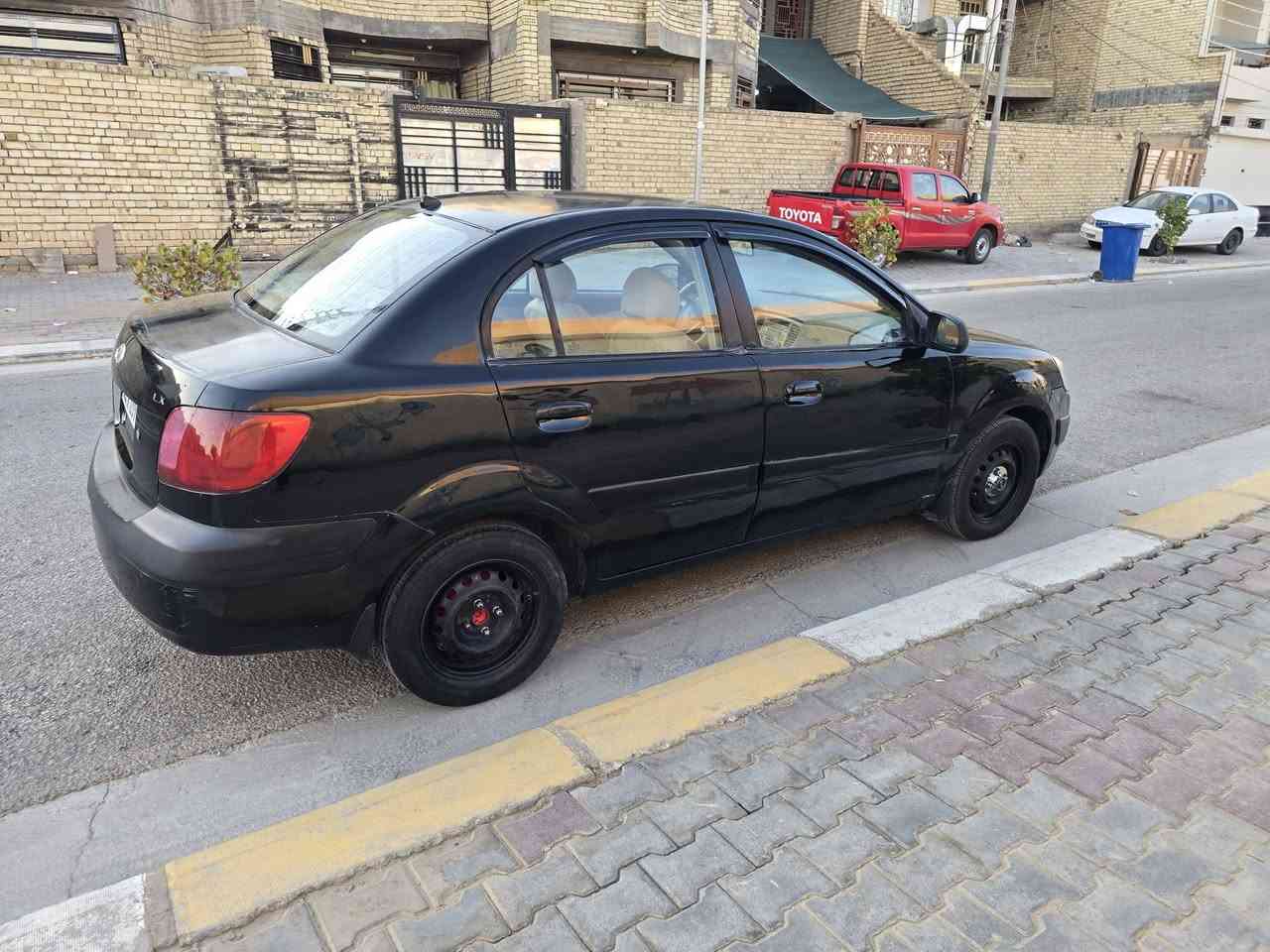 سلام عليكم سياره كيه ريو البيع السياره موديل 2006 رقم بغداد الدولي كير ومكينه وحدايه كفاله تخم تاير جديد تحويل مباشر ثاني يوم سياره جديد مال جناي مكاني في كربلاء السعر 65 وبيه مجال ***********
