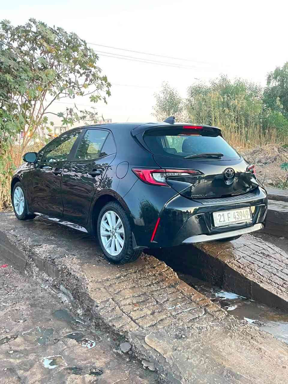 كورلا SE  اسود 
موديل 23 
وارد امريكي 
حادثهة بسيط كلش بس جاملغ ايسر 
ونفسه معدلي  
وبأسمي .. 
السعر ..130 وبيهة مجال 
***********
