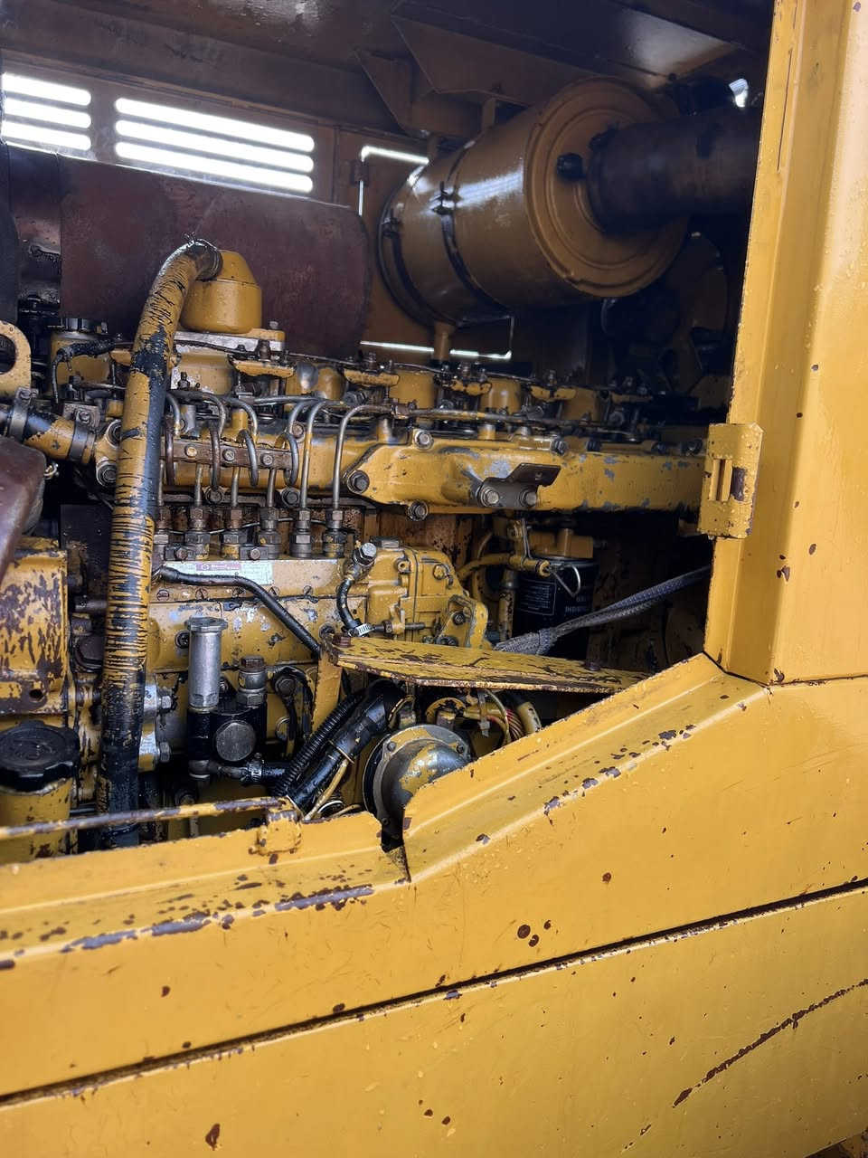 شفل البيع مكينه ٦هينو مكفوله كفاله عامه مكان الحله رقم راعيهي مكلف بلنشر ***********
