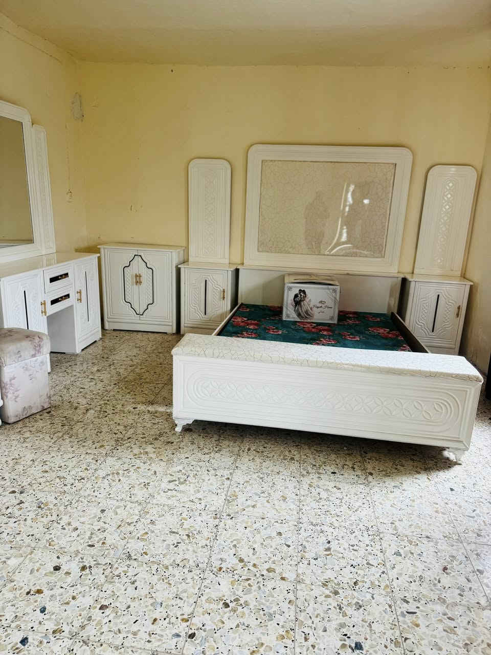 السلام عليكم
غرفه نوم مستخدمه اقل الشهر جديده امانه الله تركي جاهز سعرها ٢٢٥٠ مكاني بابل قرب صيطره الاثار 
للاستفسار اتصل ***********
