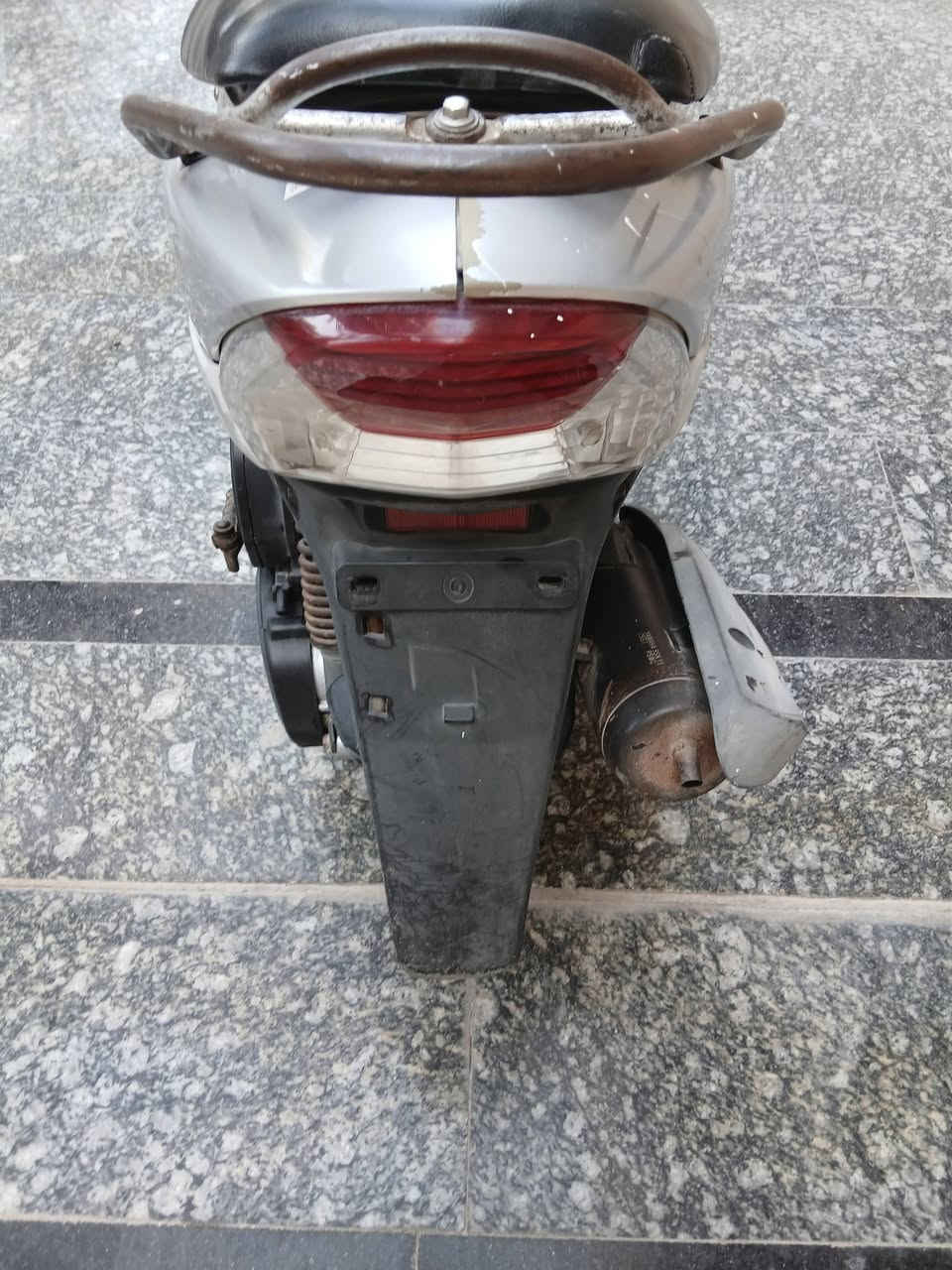 دراجه ماكس منغولي دراجه نضيفه شغاله نكره سلف و هندر كفرات بلاديه ما ناقصها اي شي اشاير كهربائيات كلها شغاله 

مكاني بغداد الشعب 

الرقم للستفسار ***********
