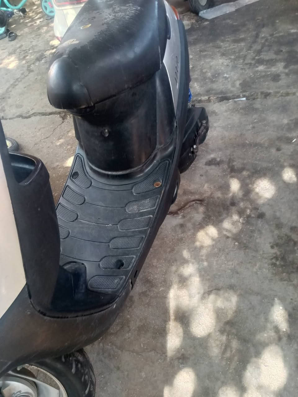 سلام عليكم بطه مديل 2000بلاديه ونضيفه كله شغاله سلف هندر شاصي مكفول مكينه مره وحده مفتوحه  السعر 190وبيه مجال مكاني كربلاء الحر الرقم ***********
