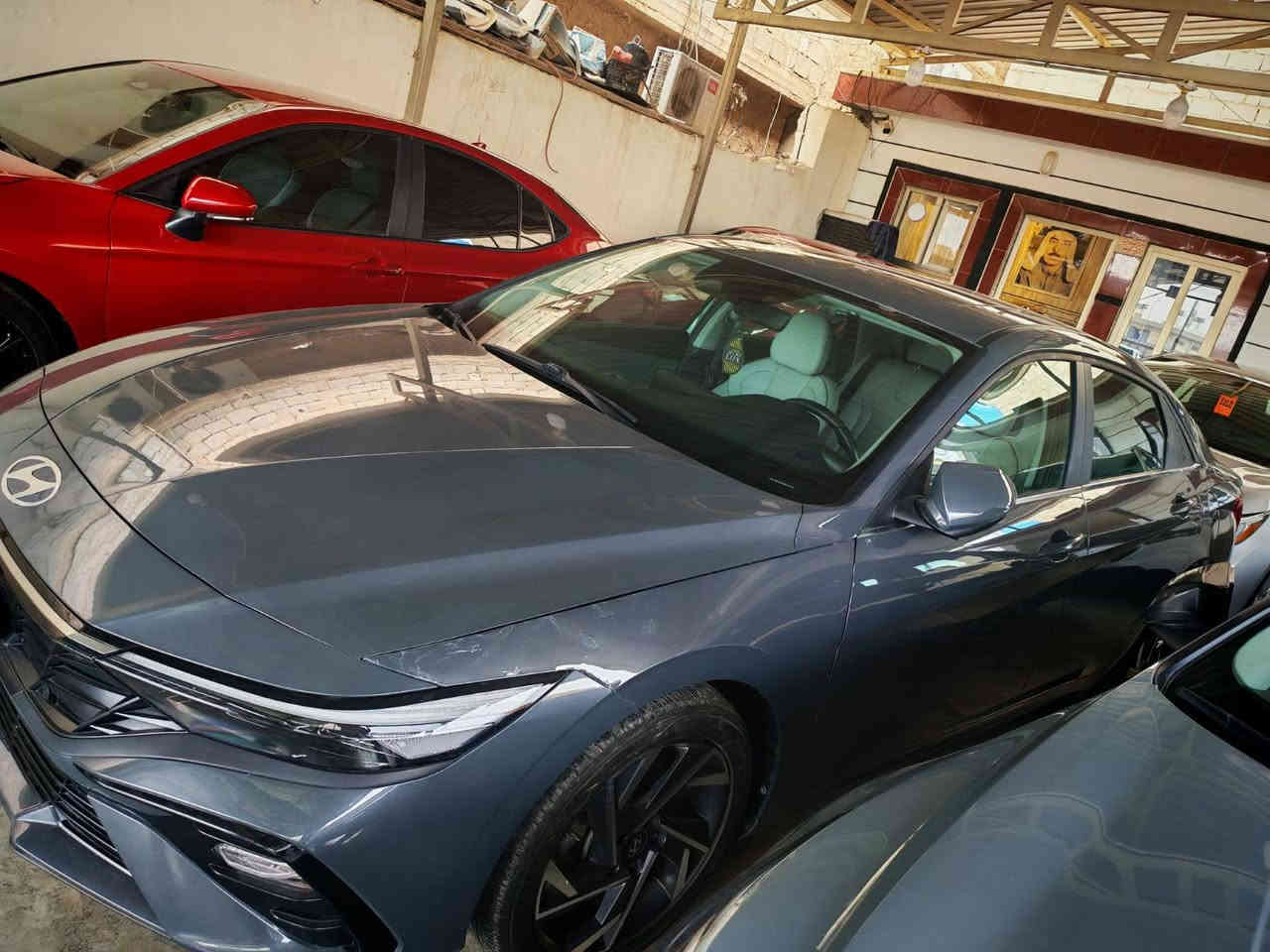 سلام عليكم النتره حره ماشيه ٣٩ كيلو بدون رقم شئون فني وين مايعجك سجل ضرر بنيد مصبوغ وشو بارد بل جاملغ  موديل 24سياره فول موصفات فتحه تحكات دواخل لونين كشنات جلد سياره احله من الصور السعر 165وبيه مجال العنوان الانبار قضاء هيت رقم تلفون ***********
