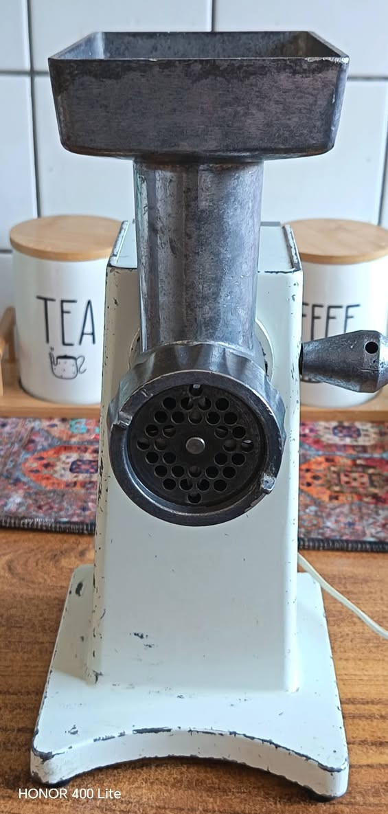 مثرامة نوع توشيبا ياباني نضيفة شغالة وعلى الفحص السعر ٤٠ وبي مجال المكان البياع للاستفسار خاص


**إذا كنت صاحب هذا الإعلان وتريد حذفه لأي سبب، رجاءا أرسل رسالة إلى الدعم الفني**