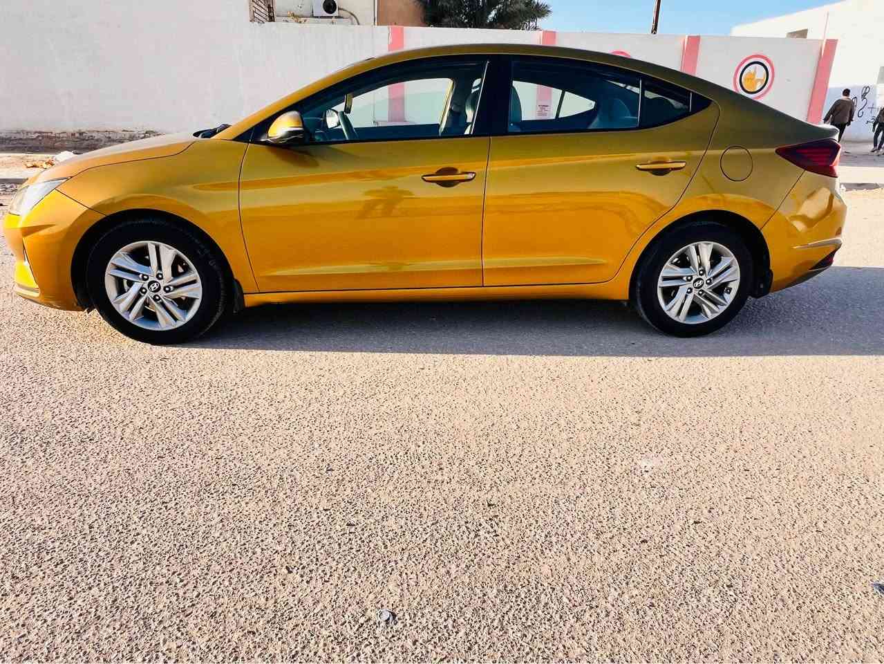 السلام عليكم 
النترا خليجي 2019 كفاله من حادث وبارد 
بيها صبغ بنيد اثر حالوبات وبيها جاملغ وباب كلير سياره نضيفه كلش مكينه كير كفاله حجم 1600 بيها كم حالوبه بالقماره خفاف مامبينات السعر بي مجال للشراي 
فقط بيع كل التفاصيل نذكرت  مكانها نجف ورقم نجف وشرط مداور. / *********** النجف, العراق
