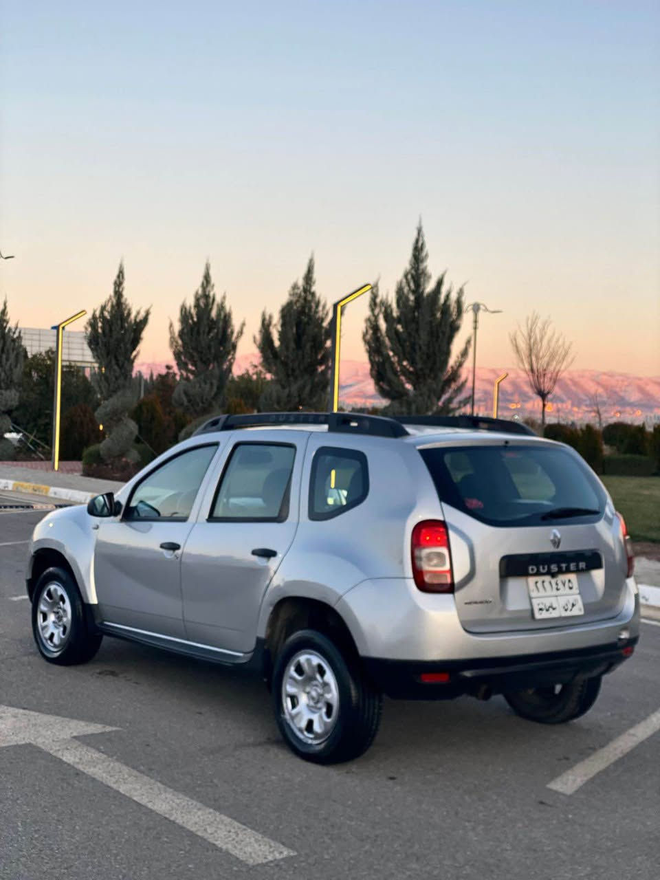 ڕینۆ داستەر - مۆدیل 2015 
📲 ***********  سعر :75$💸
.................................🔹
سەیارەکەزۆر جوان ماوەتەوە 
تەنها یەک پارچەی بۆیاخە بێ ناوگرتن 
بێ ئێرباگ کاڵ بوونەوەو تەرزەی نیە 
----------------------🔹
مواسەفات ( توڵی سەقف - کامێرا -گێڕ تۆماتیک و عادی - بلاجکتۆر ) 
گێڕ و مەکینە بەشەرت هیچ خەلەلی نیە
تەحویل و غرامە بەشەرت
شوێن : سلێمانی 🌅ژ.م*********** السليمانية, العراق
