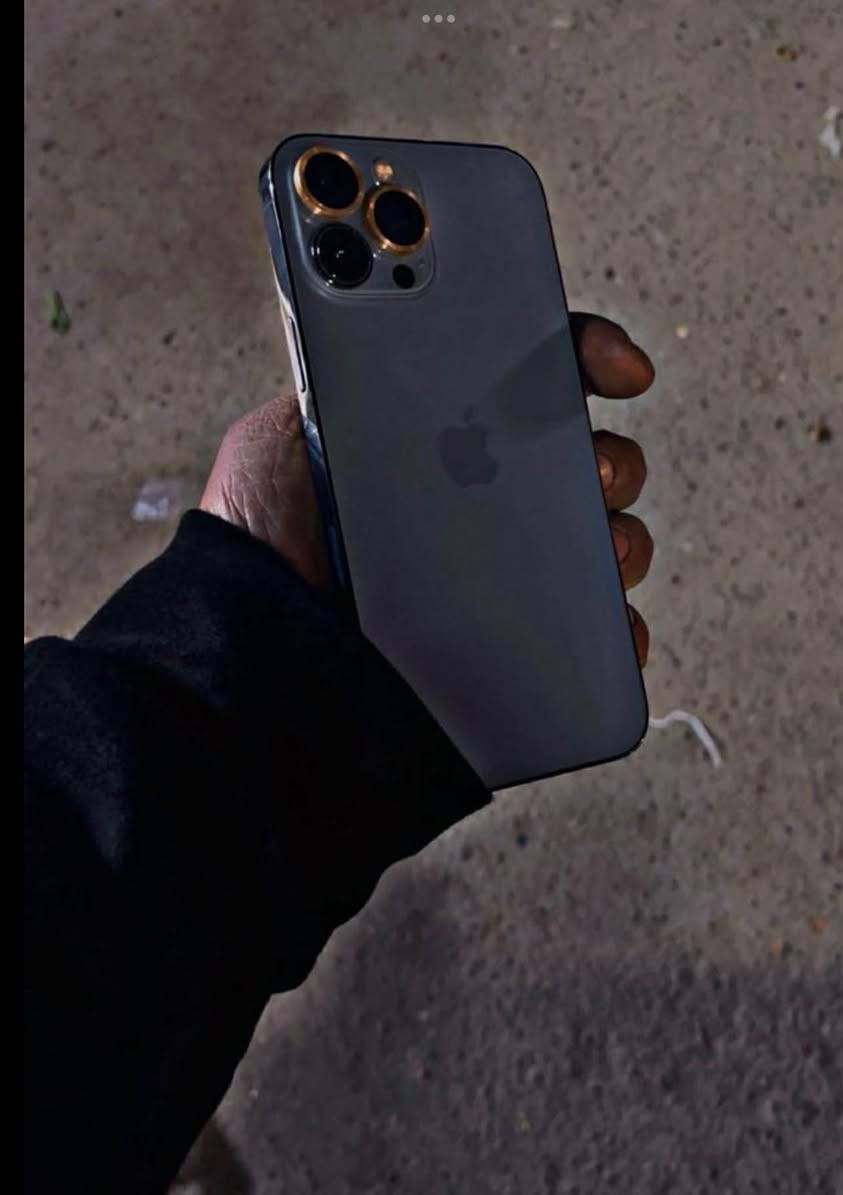 سلام عليكم ايفون 13 برو ماكس نضيف سعر 650 رقم ***********
