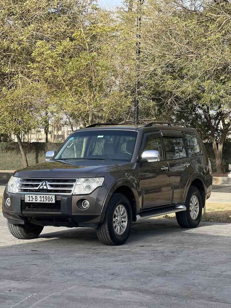 السلام عليكم.  
باجيرو مديل 10 رقم بغداد.  باسمي. 
فول مواصفات عدا الفتحه. / سياره جاهزه 
صدر دواخل / كير مكينه نضافه 

ملاحضة:  سونار مرفق 👇🏻 

/ مكان السياره بغداد         العطيفيه 📍📍

للتواصل : ***********
