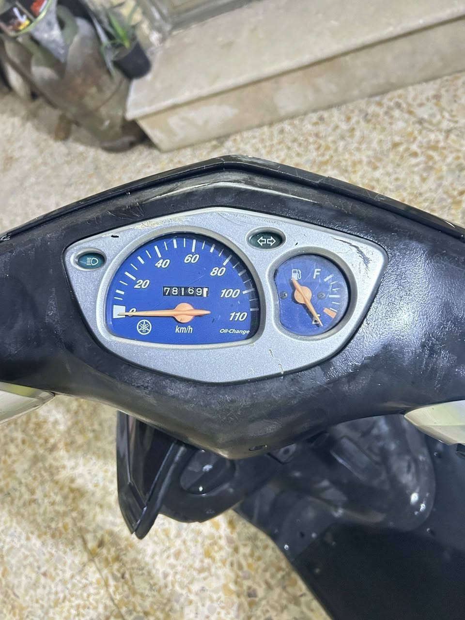 السلام عليكم
سكنس نثية للبيع رمبه جديدة  الدراجة شغالة وخير من الله 
ياباني 110 سرعه كاملة اي نقص ما بيها الدراجة نكره بلادية بيها منفيس كفرات بلادي مكينه مامفتوحةكابريتر ناعمه لا صوت لاكطعه شلعه معدل تخبل  كهربائيات اشاير شغالات بكلايت خلفي كلها شغالة اي نقص ماكو دبلات شغالة  بريكات شغالة تايرات جدد السعر /600 بيها مجال للشراي 
العنوان /(بغداد الأمين الثانية شارع الارامل) / 
الرقم الاتصال *********** بي واتساب خاص مفتوح
