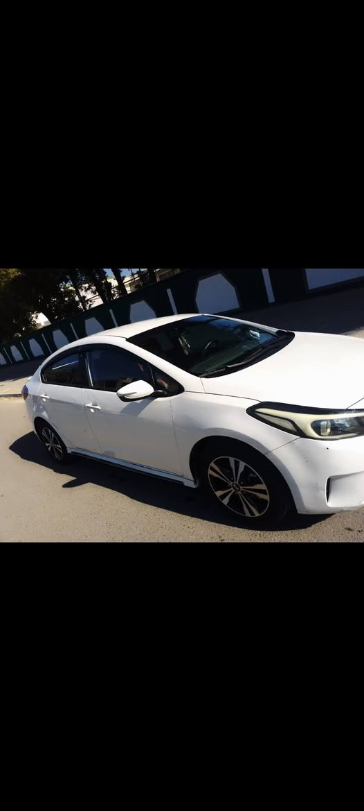 السلام عليكم سيراتو موديل ٢٠١٨  خليجي مكينه ١٦٠٠ كير AT  صدر جديد امامي وخلفي رقم اربيل تريد سنويه بااسمك تريد وكاله اني حاظر بيه صبغ فقط الدوسه العكس السايق وبيه بارد فقط سياره جاهزه مكينه وكير وصدر جيد جدا ماشيه تقريبا ١٤٠ الف السعر ١٤٠ وبيه مجال بصيط مكاني بغداد وهاذه الرقم *********** بغداد, العراق
