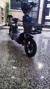 ورحمة الله دراجه شحن اللبيع جديد مستخدم 5 مرات موديل 2025 4 بطاريات سع...