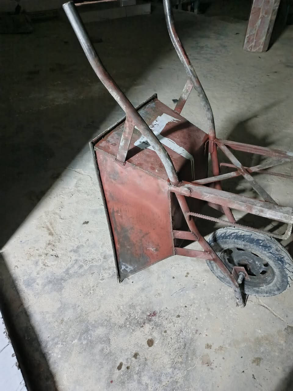 عرباين عدد ٣ مع دراريب ٣زواج حديد ٤متر
***********
