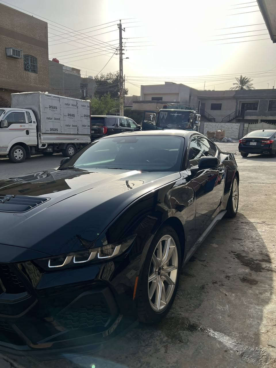 السلام عليكم 
موستنك 2024 gt 
السياره بيه صبغ بس قطعتين
البنيد والجاملغ 
وبيه ضرر بلشاصي ومتصلح بدون عيوب
كير مكينه مكفوله 
السياره تشغيل عن بعد 
كشن كهرباء جلد
فجوج مالته برمبو
رقمه بغداد ومكانه بغداد
عارضه 260 وبيه مجال للشراي
مكاني بغداد ***********
