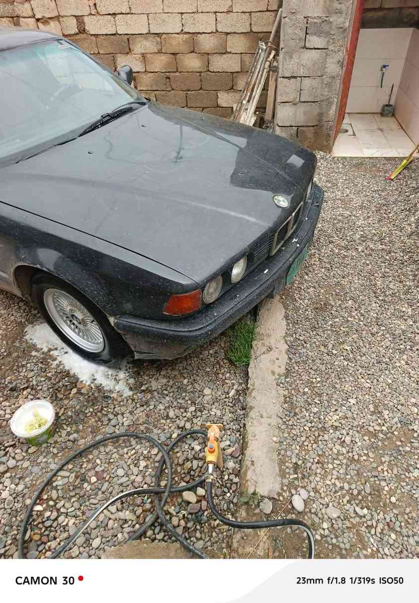 السلام عليكم بي ام موديل 92 السياره فول كير ومحرك شرط صدر جديد طخم تاير جديد كهربائيات كله شغاله داخل جلد شرط التحويل السعر 38 وبيه مجال بيع فقط
***********
