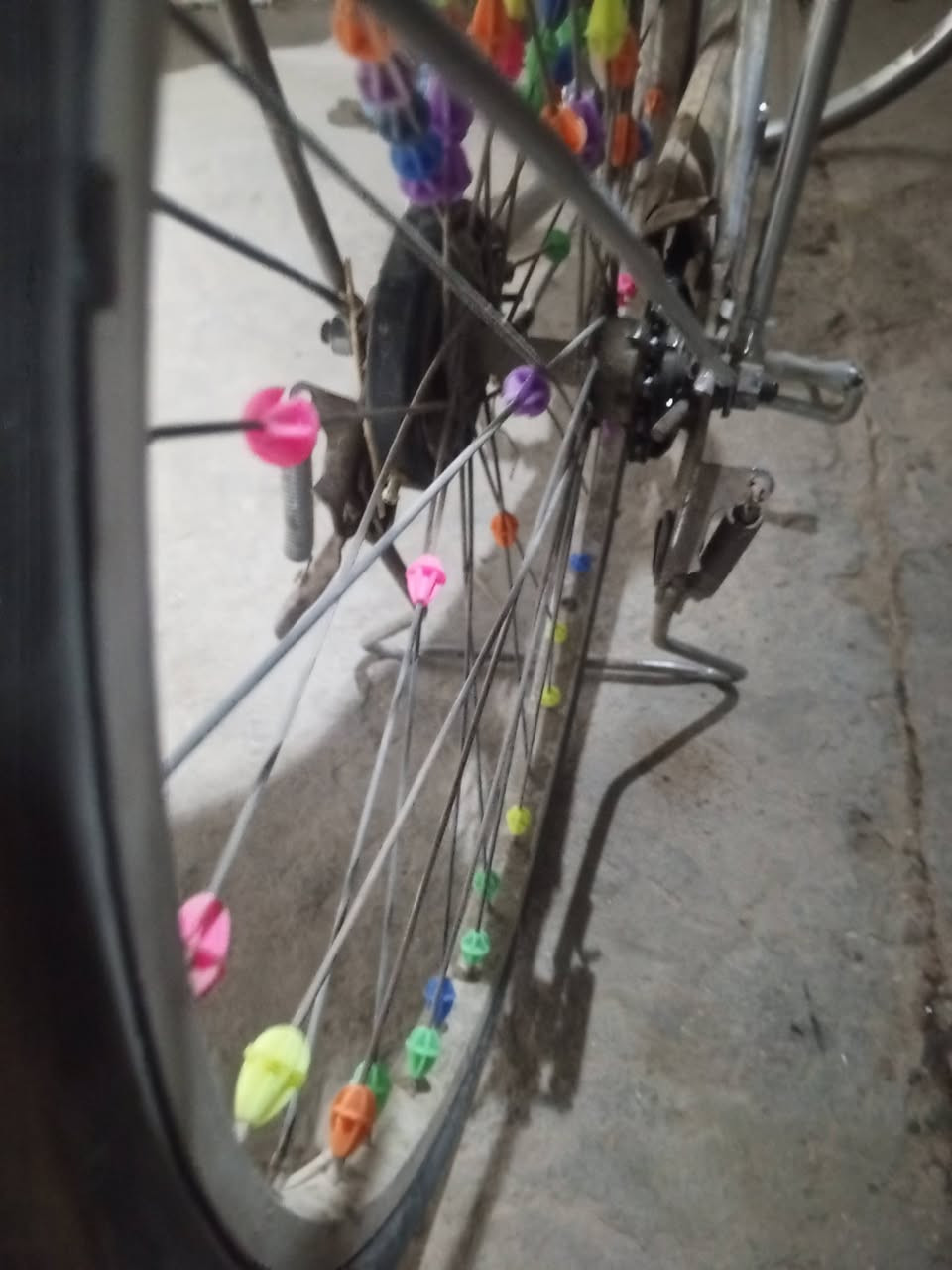 بايسكل ياباني شبه جديد للبيع الويالات جدد دينما شغال ابريكات شغالات دسك جديد السعر 50وبي مجال قليل  الاتصال عل هاذه الرقم ***********
