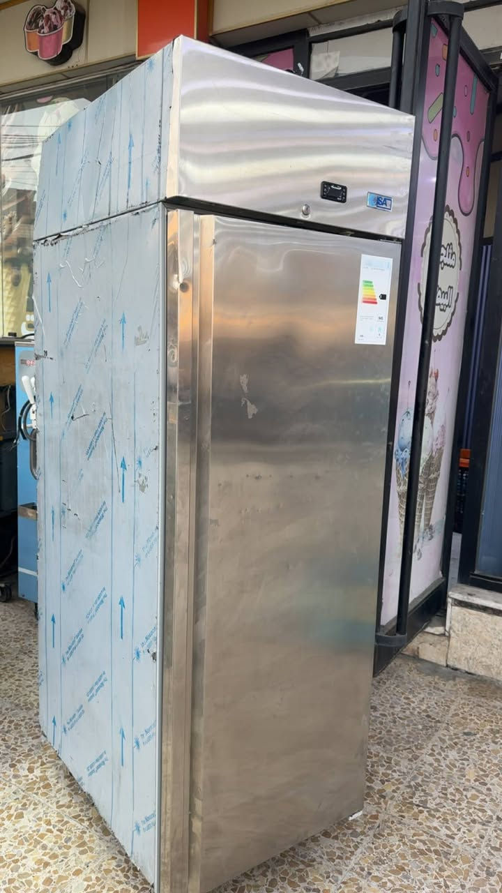 حافضه ايطالي 
شركه ايزه
ستعمال قليل 
بغداد ***********
