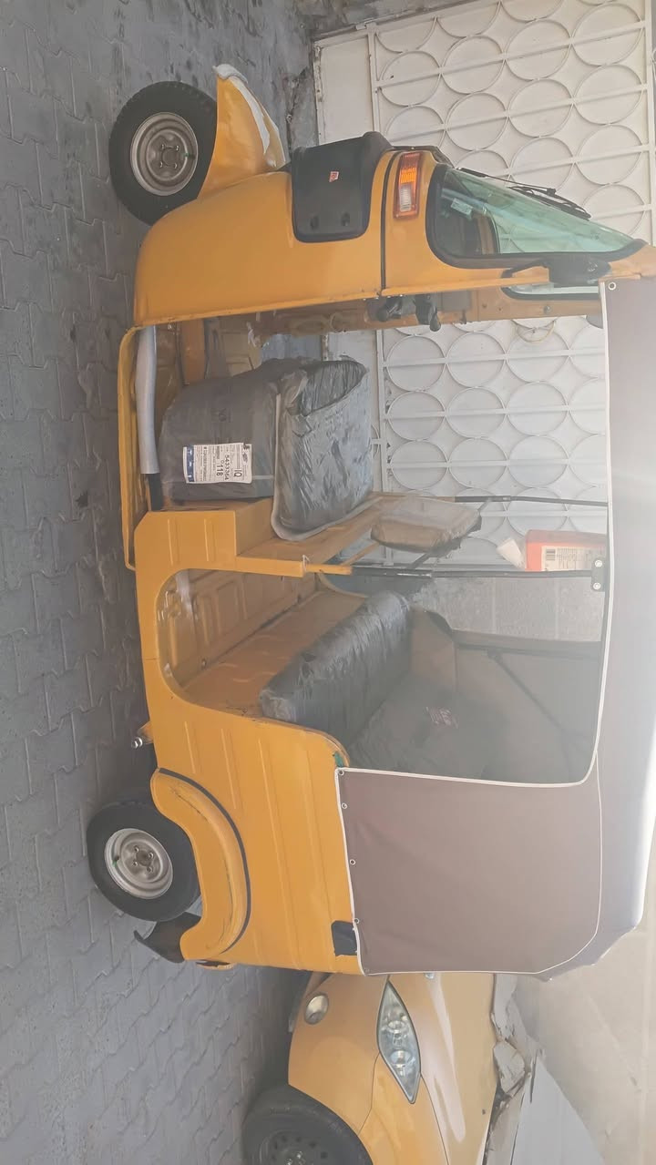 بسبب الوعود الكاذبه اعاده نشر
تكتك باجاج موديل 2019 ش ١١
6 مليون وبيها مجال شي بسيط 
رقم نكليزي وباسمي تحويل ثاني يوم 
بغداد حريه 
*********** 
واتساب
