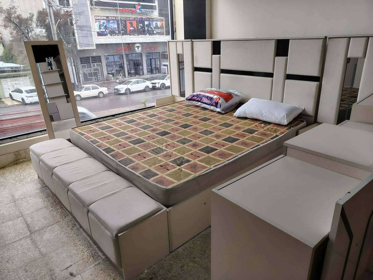 عندي غرفه للبيع 
جديده مشدوده بمعرض السعر مليون 200 مع نقل شد كامل 200
بدون شد نقل مليون 100


**إذا كنت صاحب هذا الإعلان وتريد حذفه لأي سبب، رجاءا أرسل رسالة إلى الدعم الفني**