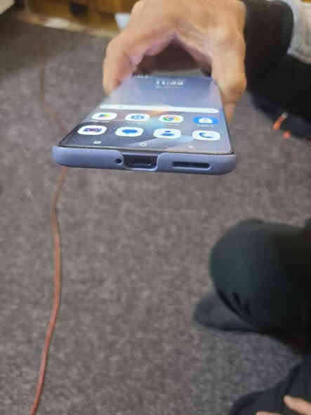 جهاز أخو الجديد شرط الفحض والشغل موترلا ايدج 60 فيوجن ذاكره 256 عشوائيه 12 +12 جهاز نظيف جدا مع كافة ملحقاته جديده السعر 300 الف المكان كربلاء قرب مركز شرطة الغدير رقم الهاتف ***********
