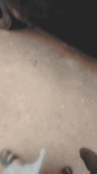 عندي نوبره موديل قديم ٩٧ سياره نضيفة متعهد محرك كير عادي صدر جديد ***********
