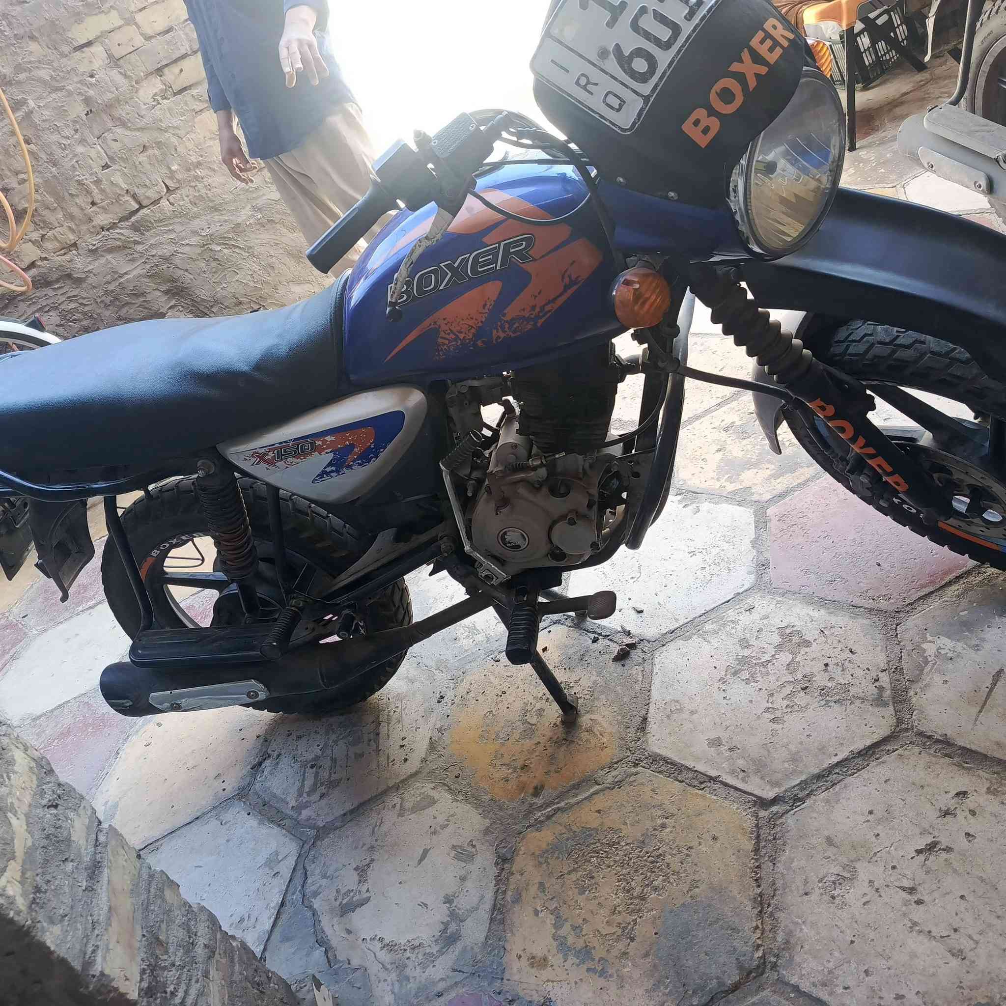 سلام عليكم دراجه بوكسر 2023للبيع دراجه بسمي رقم وسنويه تحويل ثاني يوم مكانه بغداد البياع سعره مليون و700وبيه مجال بسيط الشراي يتصل ،***********
