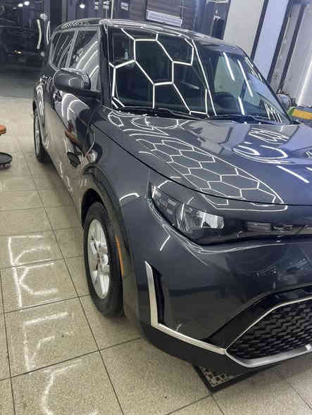 السلام عليكم 
كيا soul موديل 2023
بدون رقم منفيس بسمي 
بيها رقم فحص مؤقت 
المواصفات S 
بصمة
محرك ٢٠٠٠
رادار امامي خلفي جانبي
نقطه عمياء 
 ويل كب 
كشن كهرباء 
شاشه چبيره
تبريد شاشه
 تحديد مسار وتوقف ذاتي  
ثلاثة انضمه قياده 
الحادث موضح بالصور فقط البيبان وثنينهم اتصلحن
السعر ١٥٠
***********
