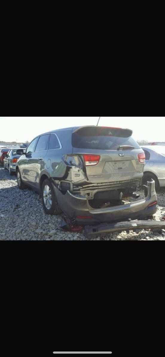 سلام عليكم كيا سورنتو لبيع موديل ٢٠١٦ وارد المريكي بسمي سياره جديد مكينه ٢٤٠٠ سعر١٦٠ وبها مجال مكاني الشعب ***********
