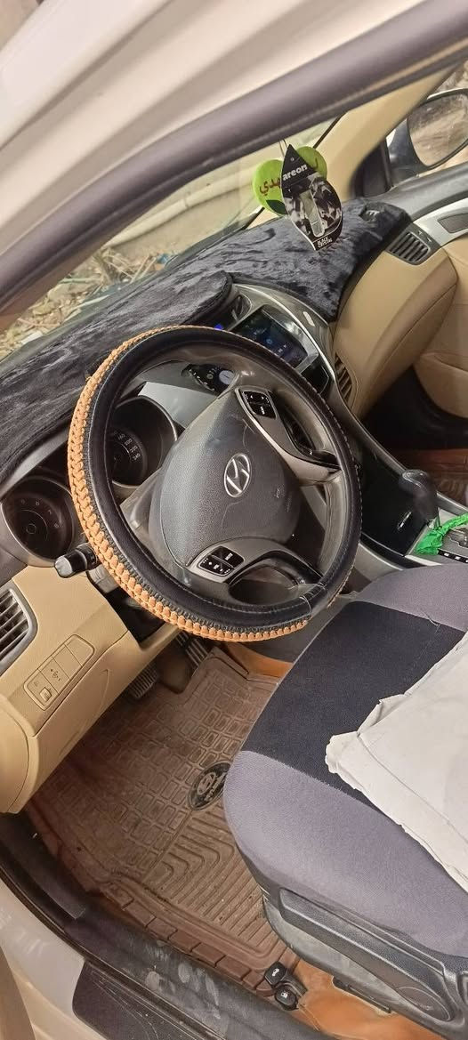 السلام عليكم النترا موديل 2013فول مواصفات خليجي بها قطعتين صبغ فقط السياره ما مسوي سونار بها على حجي قطعتين مال جناي السياره اخونا تجي تفحص أو أتخذ كير محرك مكفول السعر 105اوبي مجال حك  الجياه رقم الهاتف ***********مكان كربلاء كربلاء, العراق
