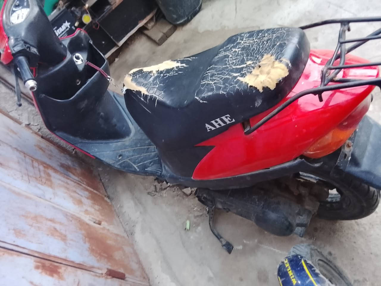 سلام عليكم دراجه للبيع دراجه نكره عوزه ترتيب حلوه كهربائيات شغاله  مكاني حيانيه سعر 200 رقمي واتساب *********** ابيع كوم حديد
