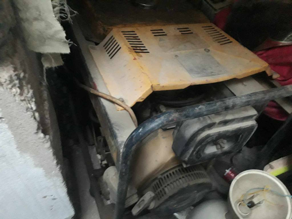 مكينة ومولدة لحام وكهرباء نوعية كام مكشوفة للبيع السعر 350 ألف للإتصال على الرقم 0774 695 2013 موصل, نينوى
