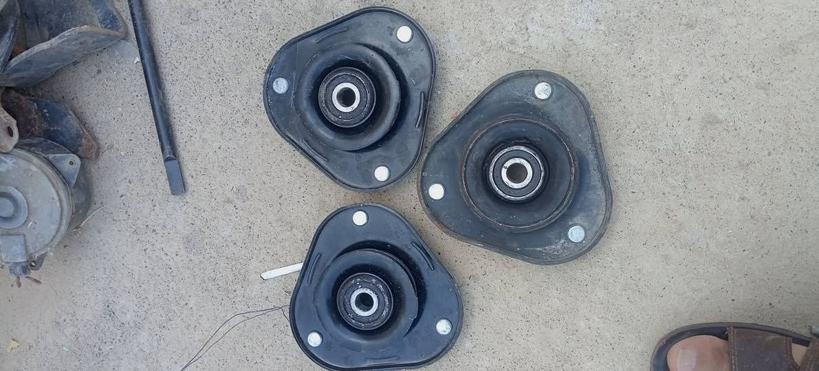 ئە وئەشیانە بوفروشتنە
***********
هه ولیر
