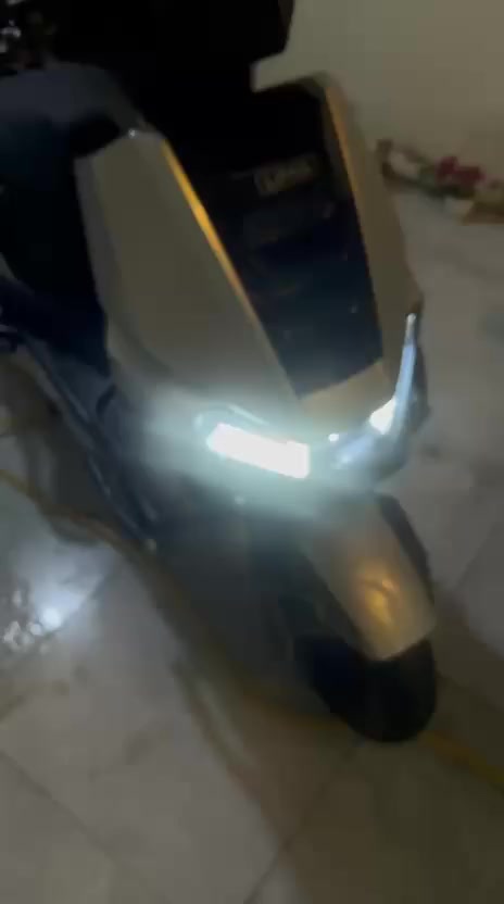 السلام عليكم…. دراجه شحن نوع lima  سرعه 80 تمشيك 65 كيلومتر نظافه البدي 80‎%‎ كامله مكمله ما عدا عداد السرعه ميشتغل لايتات ليد رايدها ب 800 الف وبيها مجال 
مكاني بغداد الشعب حي البساتين للتواصل خاص او على هذا الرقم  *********** واتساب فقط
