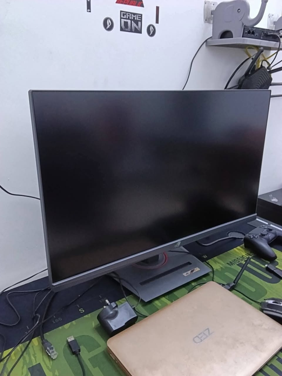 شاشة ألعاب للبيع ROG Strix XG27UCS
التواصل واتس 

***********

ملاحظة: الشاشة تدعم GSync و freeSync

4k hdr 160hz

المواصفات بالتفصيل 👇👇

ROG Strix XG27UCS USB Type-C Gaming Monitor – 27-inch 4K UHD (3840x2160), 160Hz (Above 144Hz), 1ms (GTG), Fast IPS, Extreme Low Motion Blur Sync, USB Type-C, G-Sync compatible(under processing), DisplayWidget Center, tripod socket, HDR

السعر 500 الف وبيها مجال
