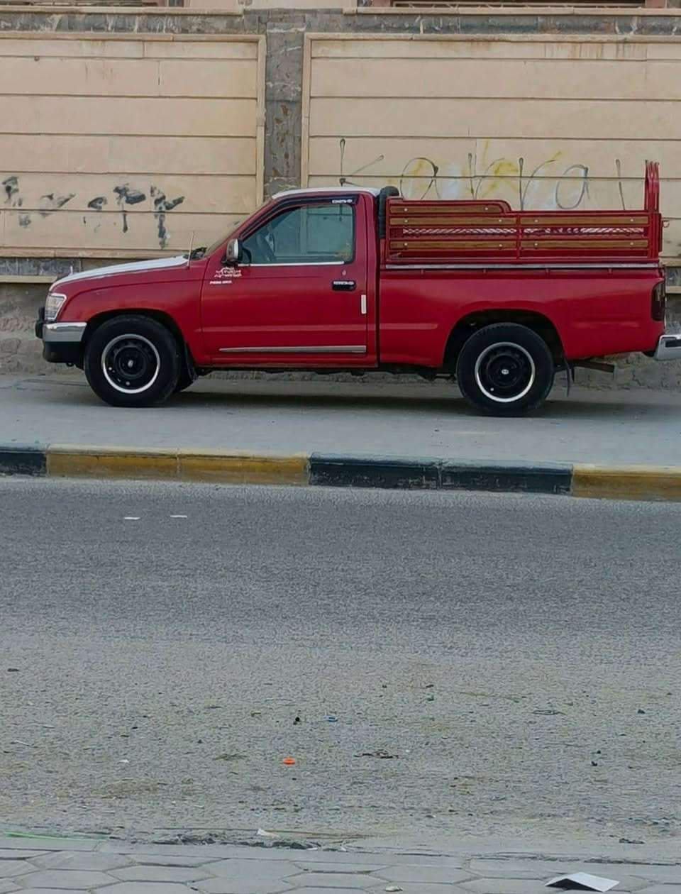 اسلام عليكم اخوان سياره جمره للبيع مديل 2001 سياره مكفوله الشراي يتصل على هذا الرقم *********** وانا خادم الكم العنوان البصره
