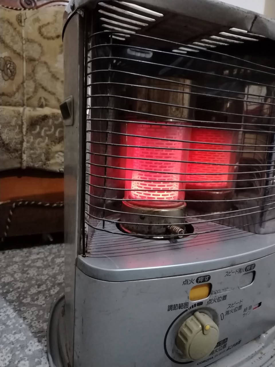 السلام عليكم أغراض بلكارتون قيم واخذ الصوبات عدد 2  المكان حله مدينه الثورة الاتصال على الرقم *********** 🖤🤎.
