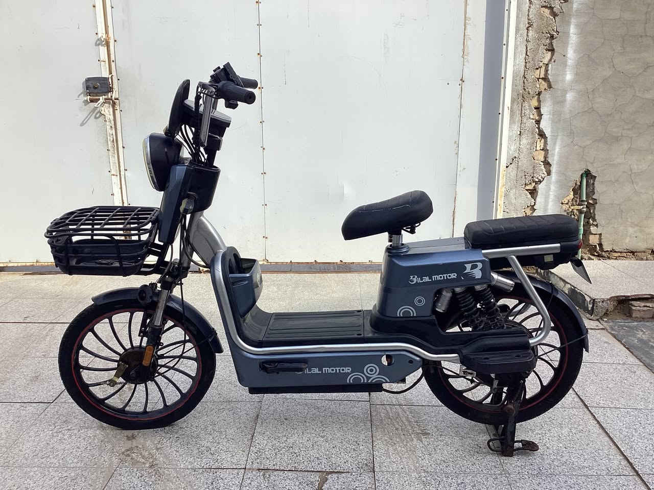 السلام عليكم باسكل شحن للبيع يحتاج بطاريات سعر ٢٥٠ مكان محاويل حي المشتل ***********
